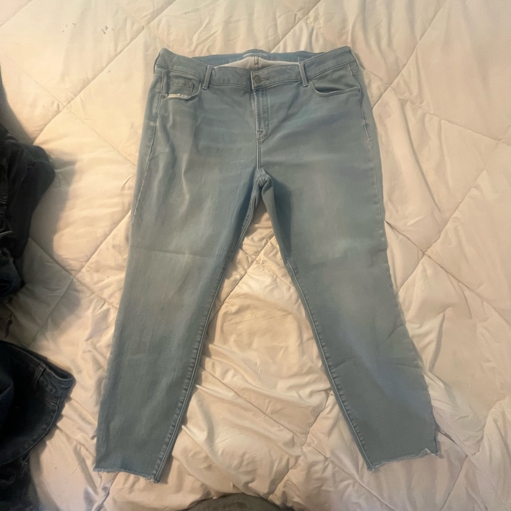 Old Navy Women's Light Blue Ankle Jeans